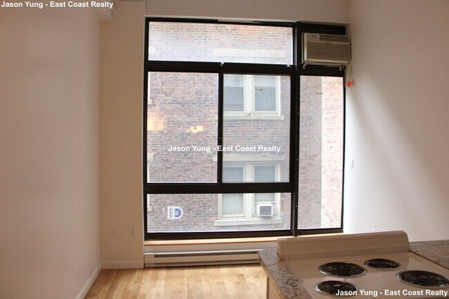 Building Photo - 12 Stoneholm St
