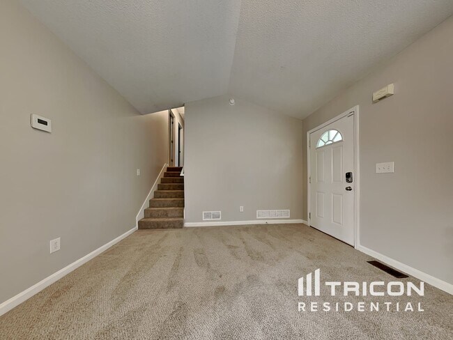 Building Photo - 120 Country Cottage Cir