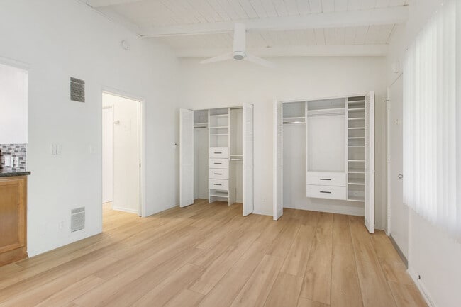 Unit 19 Livingroom & Closet - Haverford Apartments