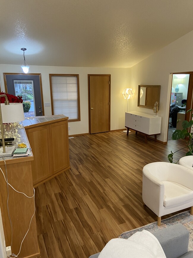 Building Photo - 318 NW 12th St