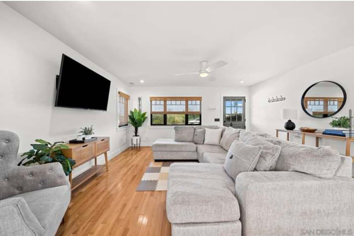 Foto principal - 229 Carnation Ave