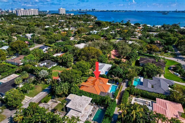 Foto del edificio - 1160 NE 98th St