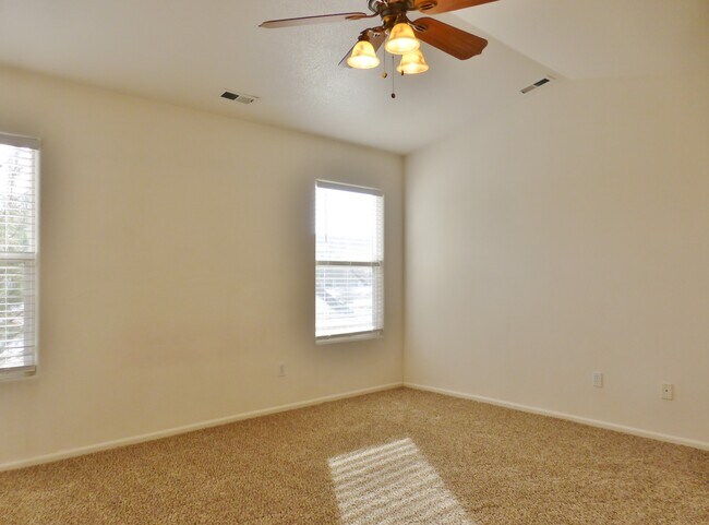 Building Photo - 7746 Sandy Springs Point