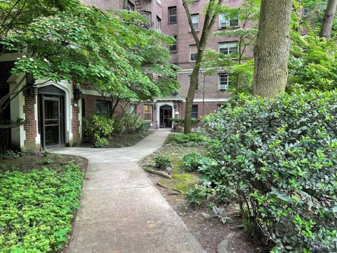 100 E Palisade Ave Unit C4, Englewood, NJ 07631 Apartment for Rent