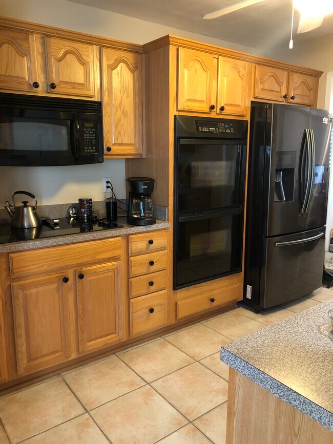 Building Photo - 3928 E Eden Roc Cir