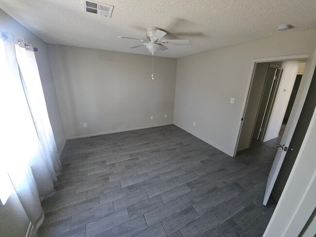 Building Photo - 3685 S Laura Way