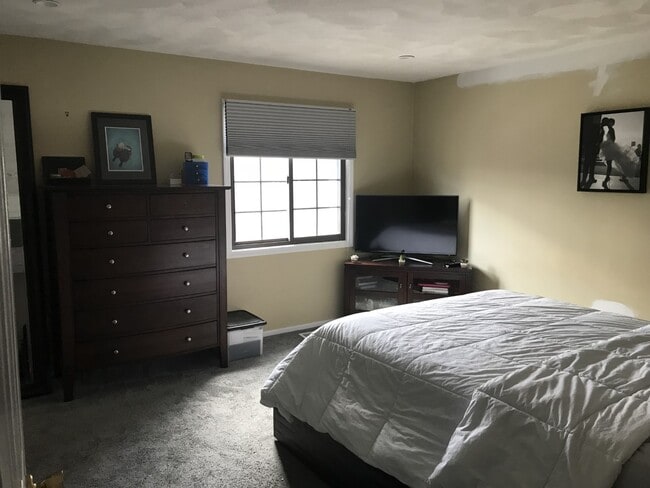 Foto del edificio - Stunning 2 Bd 2 Bath Townhouse in Wakefield w 2 parking spaces