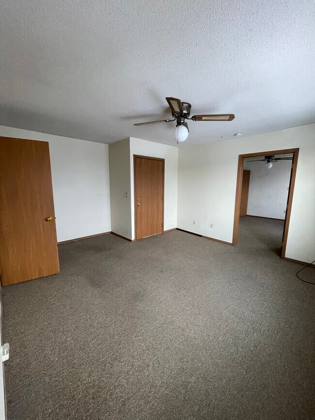 Building Photo - 207 W Marshall St