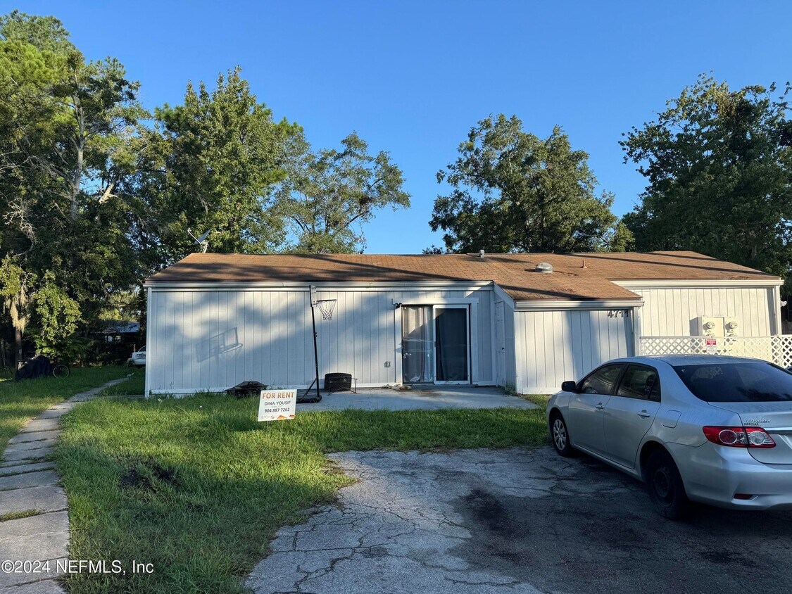 4711 San Jose Manor Dr W, Jacksonville, FL 32217 Townhome Rentals in