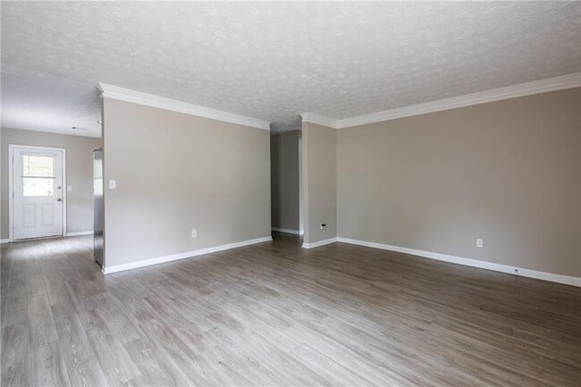 Building Photo - 467 Southern Way