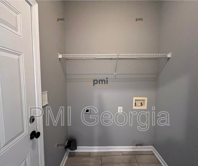 Foto del edificio - 224 Autumn Ridge Dr