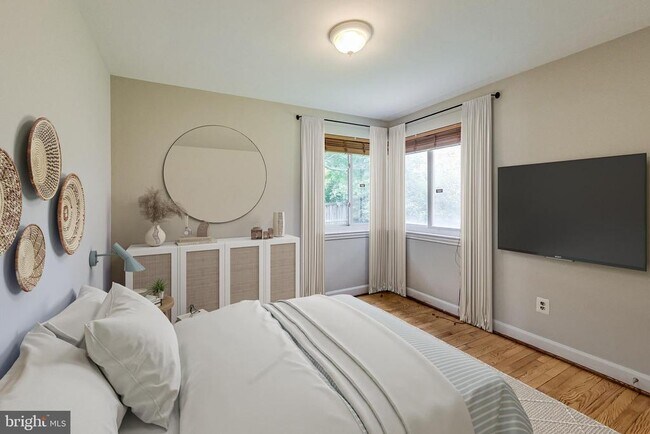 Foto del edificio - 8617 Lynbrook Dr