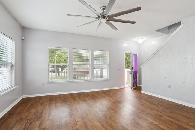 Building Photo - 1256 W 33rd St