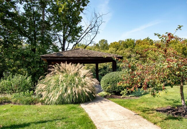 Building Photo - Arlington Pointe