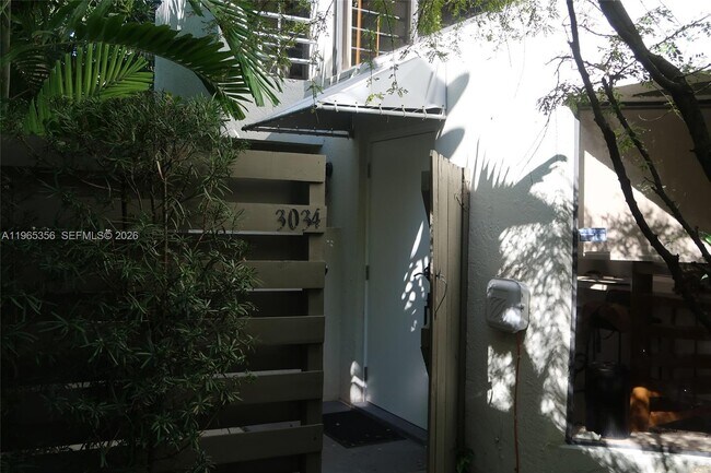 Foto del edificio - 3034 SW 27th Ave