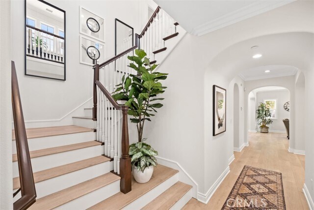 Building Photo - 20 Lookout