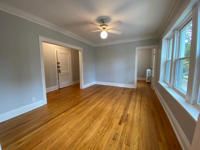 Photo - 3953 N Hoyne Ave Apartment