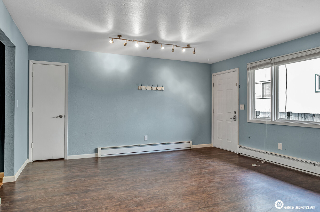 Primary Photo - 5208 Taku Dr