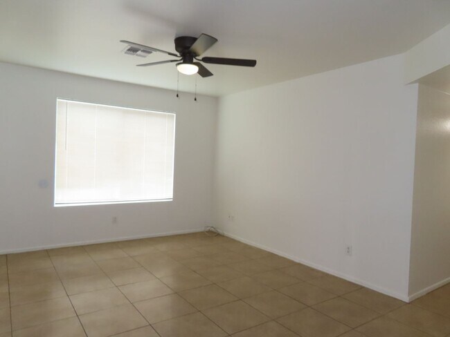 Foto del edificio - 815 E 4th Pl