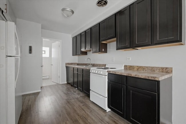 Building Photo - 6212 W 64th Pl