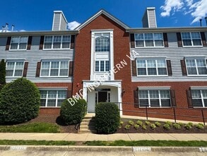 Building Photo - 635 Constellation Square SE
