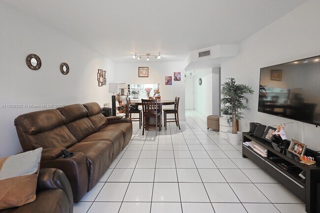Foto del edificio - 2730 W 76th St