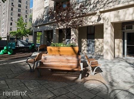 Building Photo - 70 W 93rd St