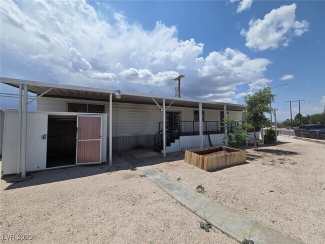 Foto del edificio - 220 Hopi Ln