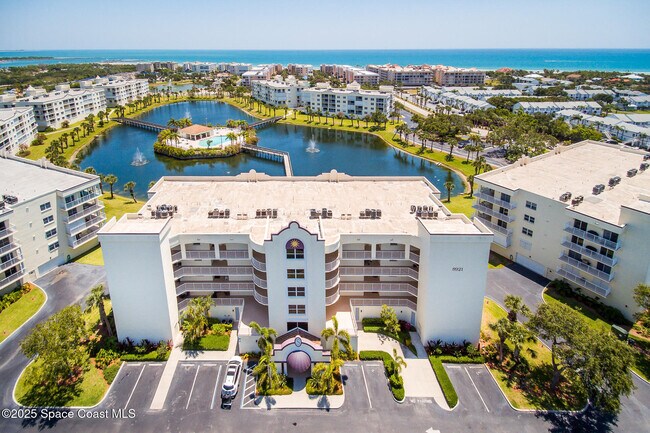 Building Photo - 8921 Lake Dr