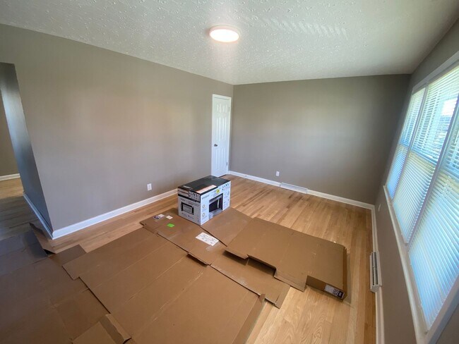 CHRISTIANSBURG, 3 BR / 1 BA, AVAILABLE - CHRISTIANSBURG, 3 BR / 1 BA, AVAILABLE House