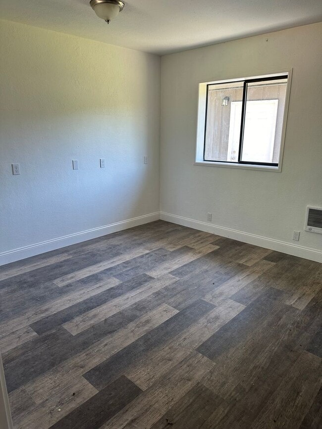 Foto del edificio - 3-bedroom 2 bath House