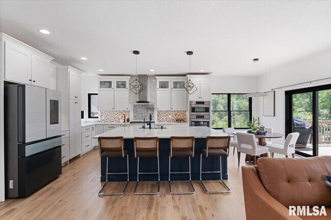 Foto del edificio - 6817 Timber Ct