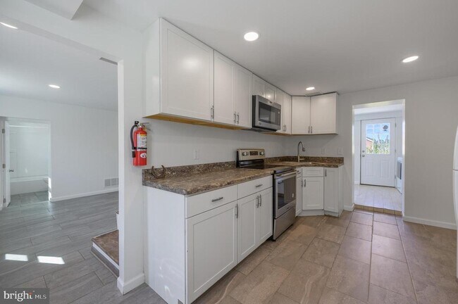 Foto del edificio - 1979 US-206