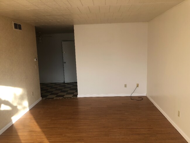 Building Photo - 508 4th St