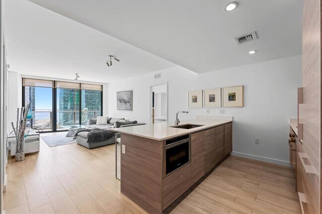 Foto del edificio - 1300 S Miami Ave