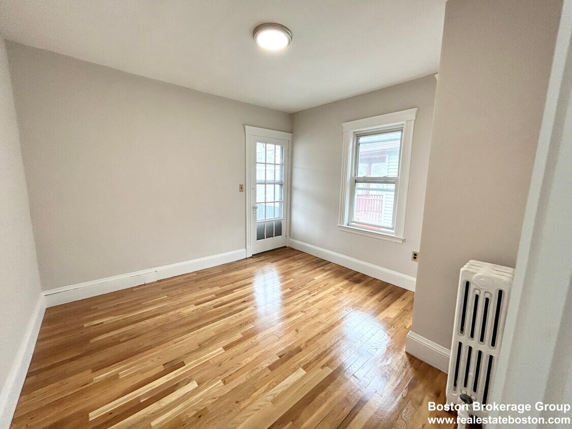 Primary Photo - 120 Hillside St
