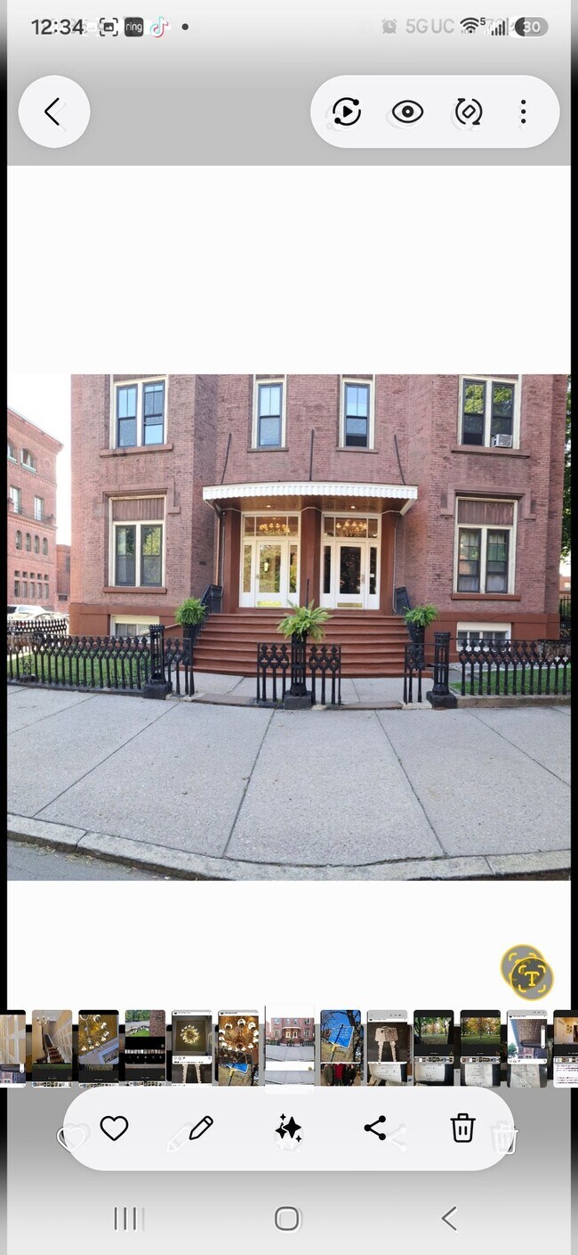 Building Photo - 179 2nd St