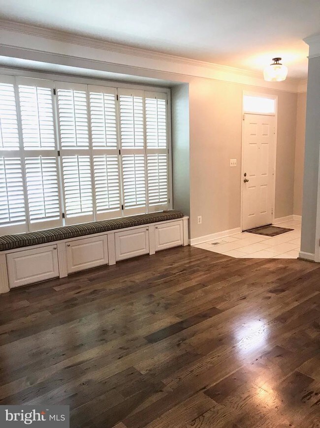 Building Photo - 2502 Brenton Point Dr