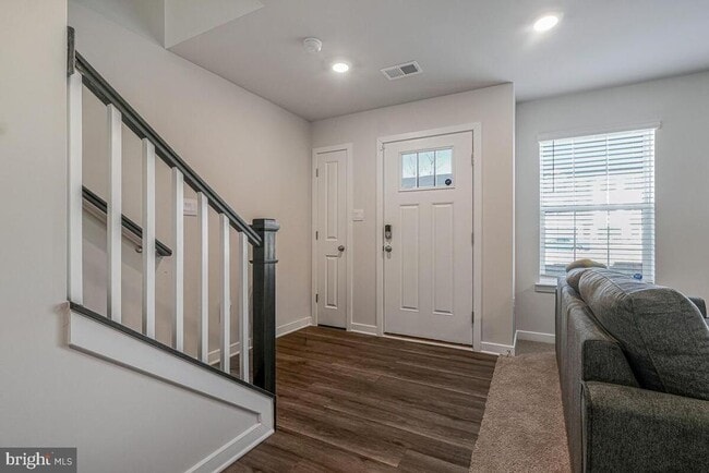 Foto del edificio - 313 Soft Rush Ln