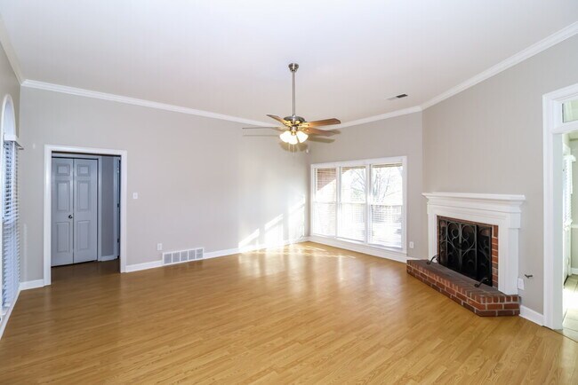 Foto del edificio - 8901 Raspberry Ln