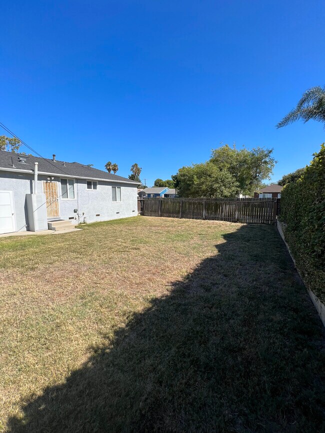 Foto del edificio - 7400 Midfield Ave