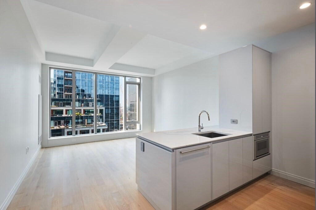Primary Photo - 133 Seaport Blvd