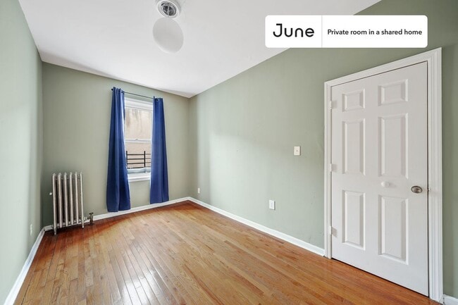 Foto del edificio - Room in Shared 4 bed/1 bath home in Flatbush