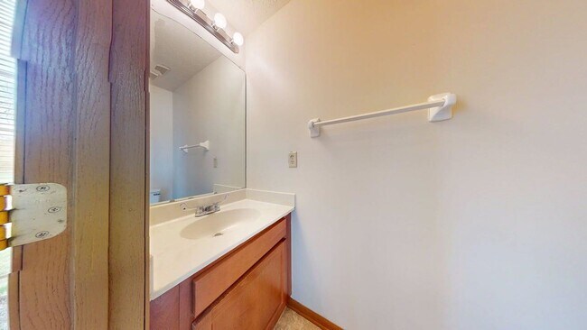 Building Photo - 5917 Shadow Lake Cir