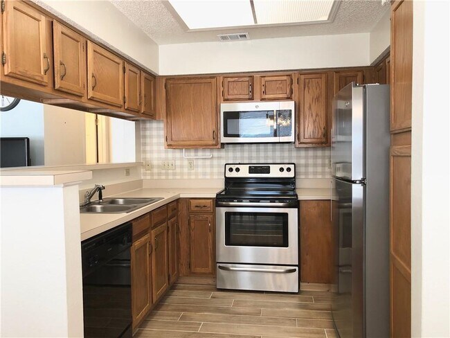 Foto del edificio - 915 W 23rd St