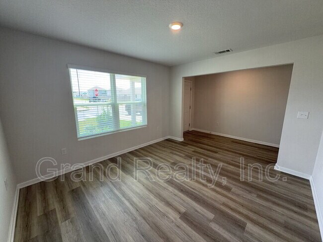 Foto del edificio - 5431 Peach Dr