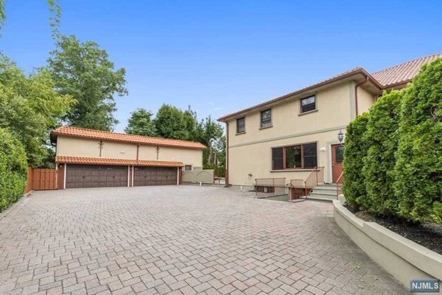 Building Photo - 85 Westervelt Pl