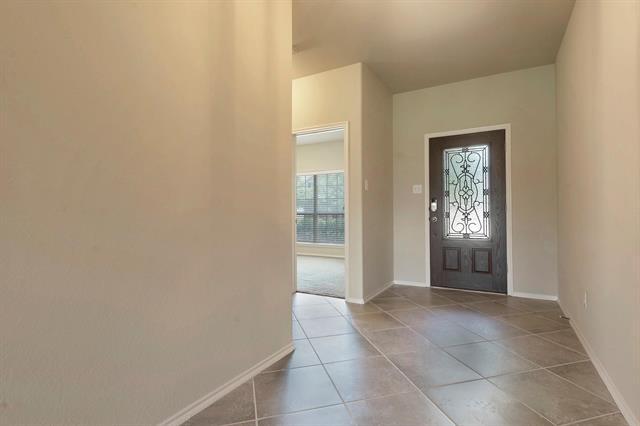 Building Photo - 5611 Lincolnwood Dr