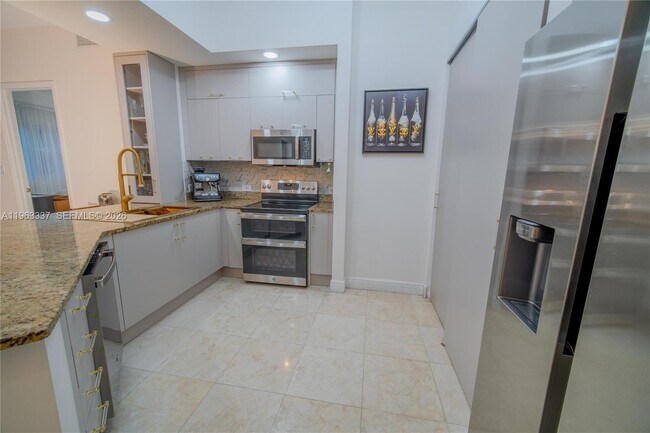 Foto del edificio - 20000 E Country Club Dr