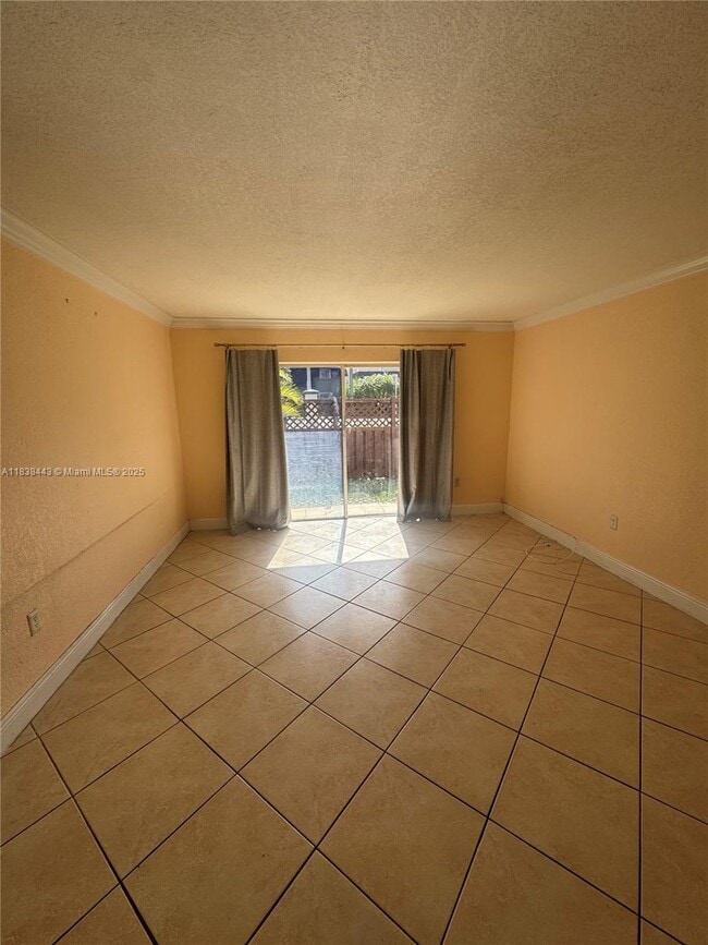 Foto del edificio - 8601 SW 94th St